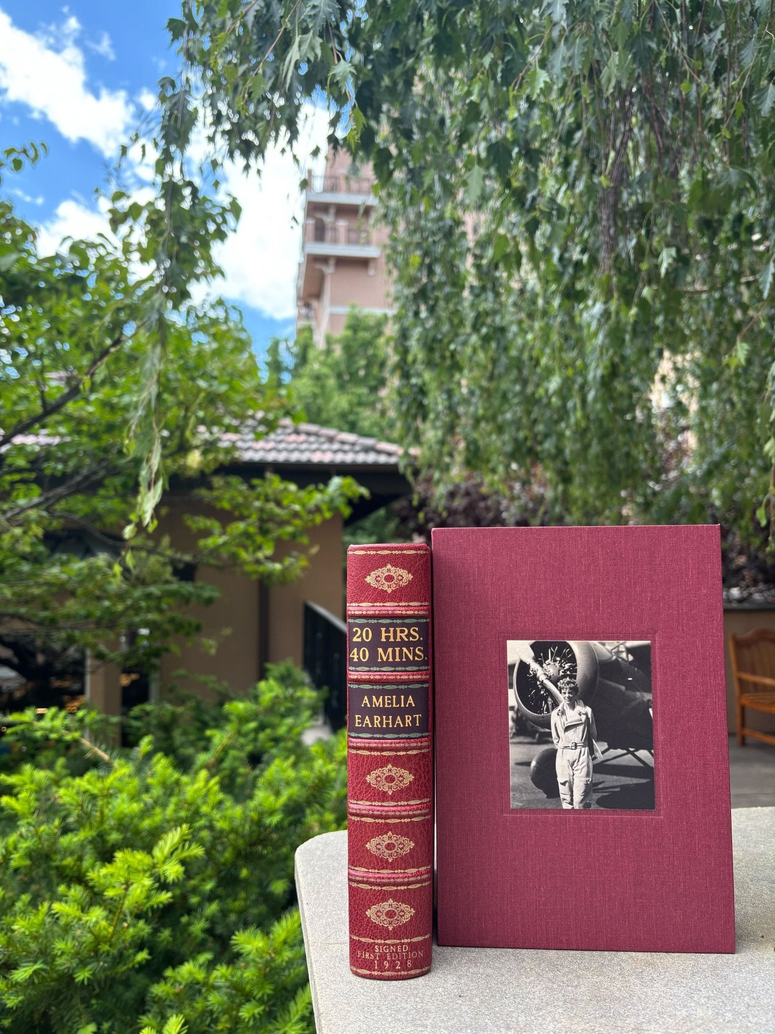 20 hrs. 40 mins. Our Flight in the Friendship, Signed by Amelia Earhart, First Trade Edition, 1928 - The Great Republic