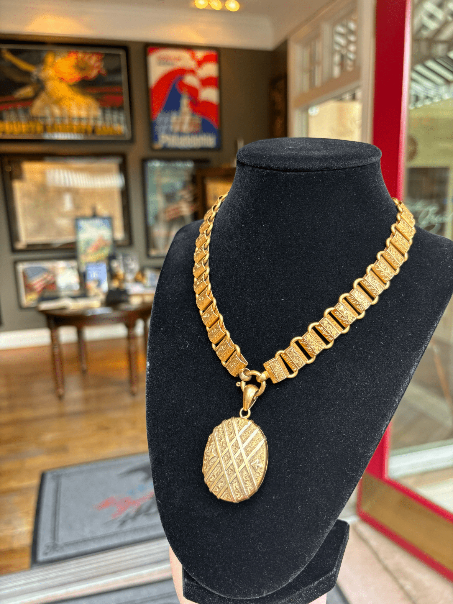 Antique Victorian Gold - Plated Book Link Collar with Removable Locket - The Great Republic