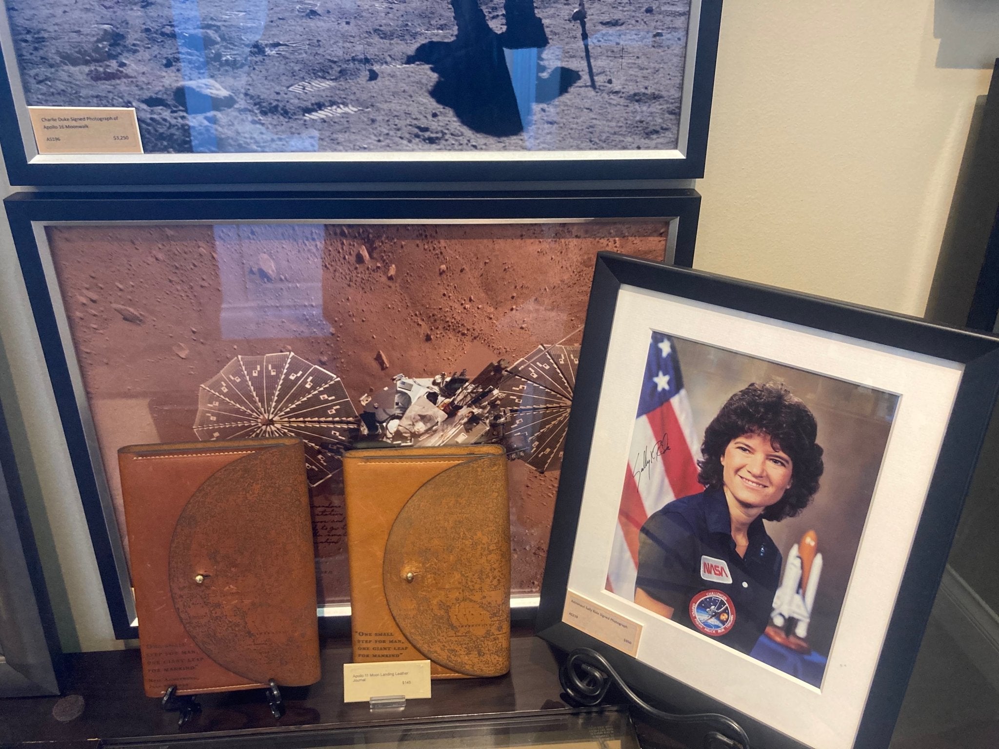 Charlie Duke Signed Photograph of the Phoenix Lander on Mars - The Great Republic
