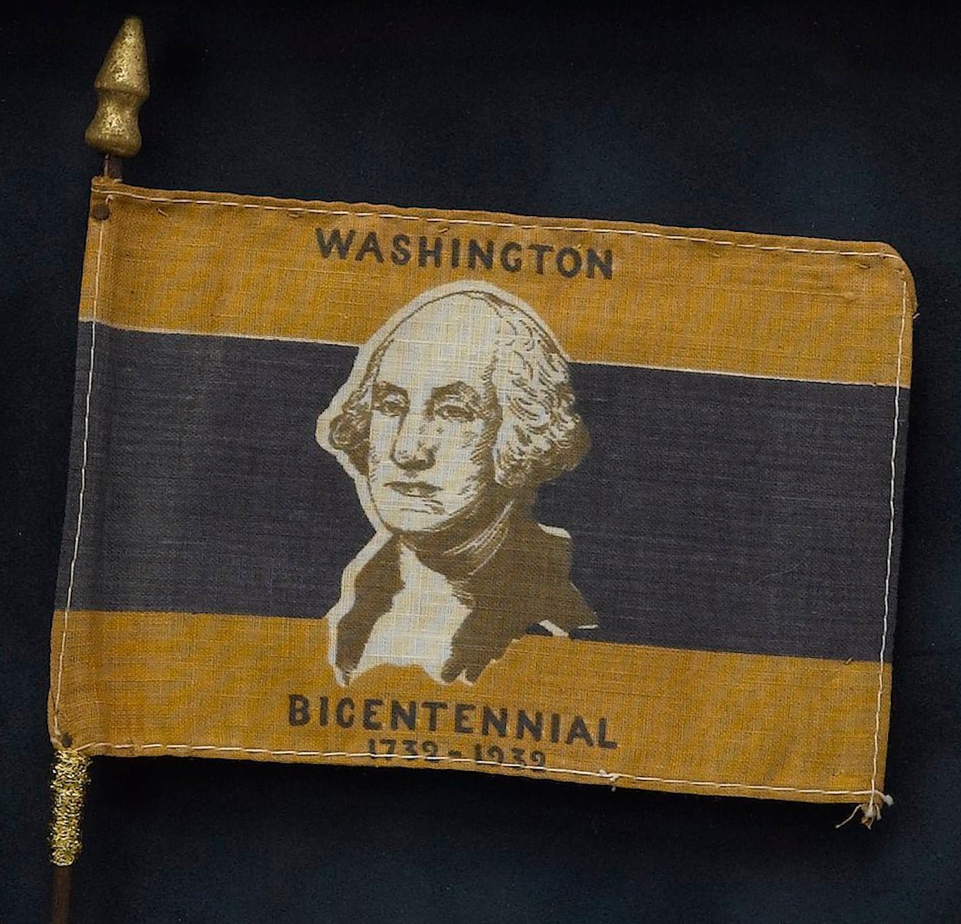 "Washington Bicentennial 1732 - 1932" Parade Flag, Printed Gold and Blue, circa 1930 - The Great Republic